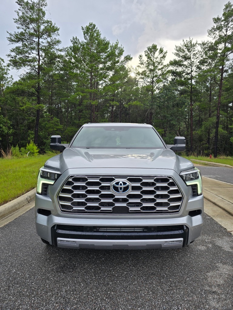 2023 Toyota Sequoia Capstone photo 3