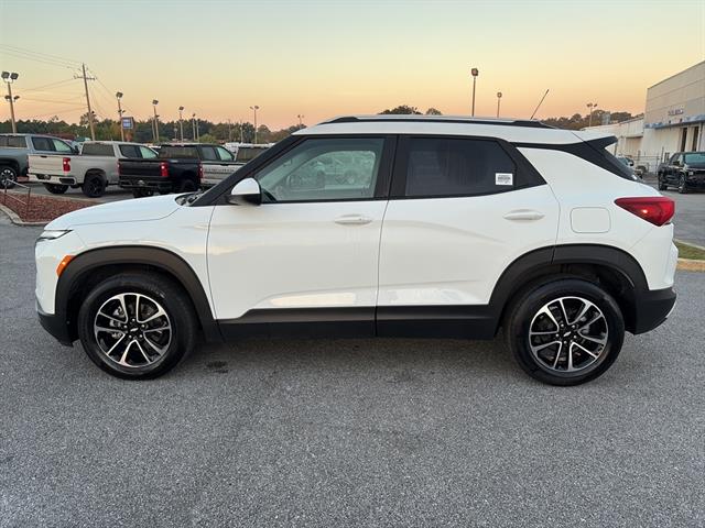 2024 Chevrolet Trailblazer LT photo 4