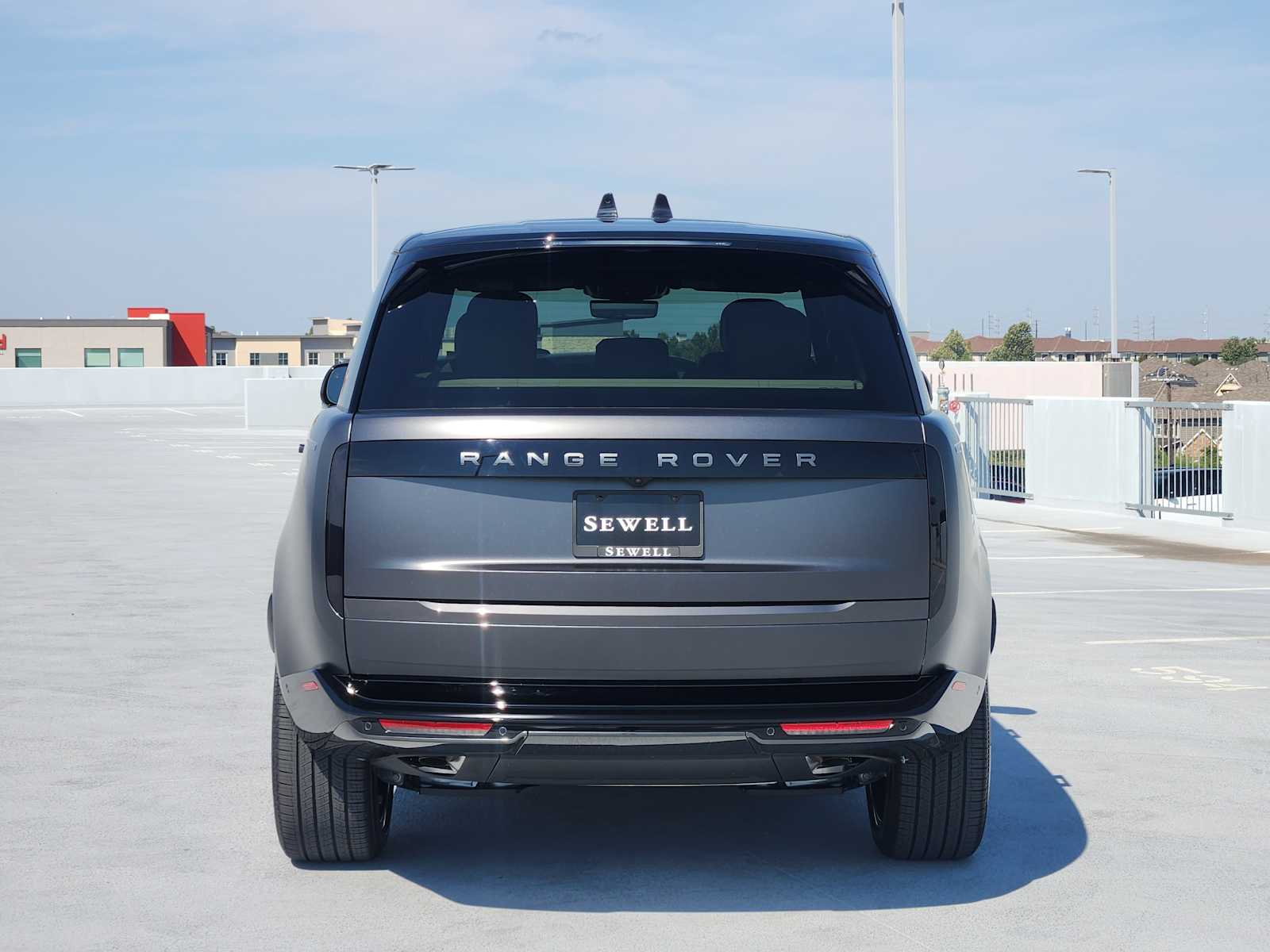 2025 Land Rover Range Rover SE photo 5
