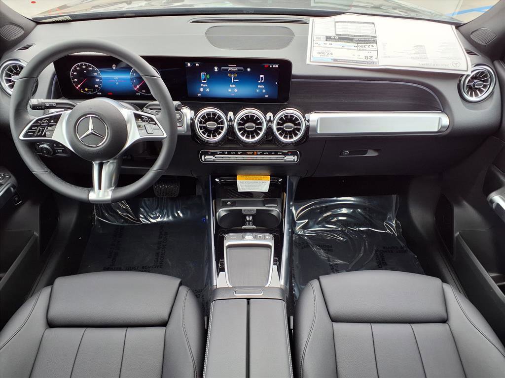 2026 Mercedes Benz GLB 250 photo 3