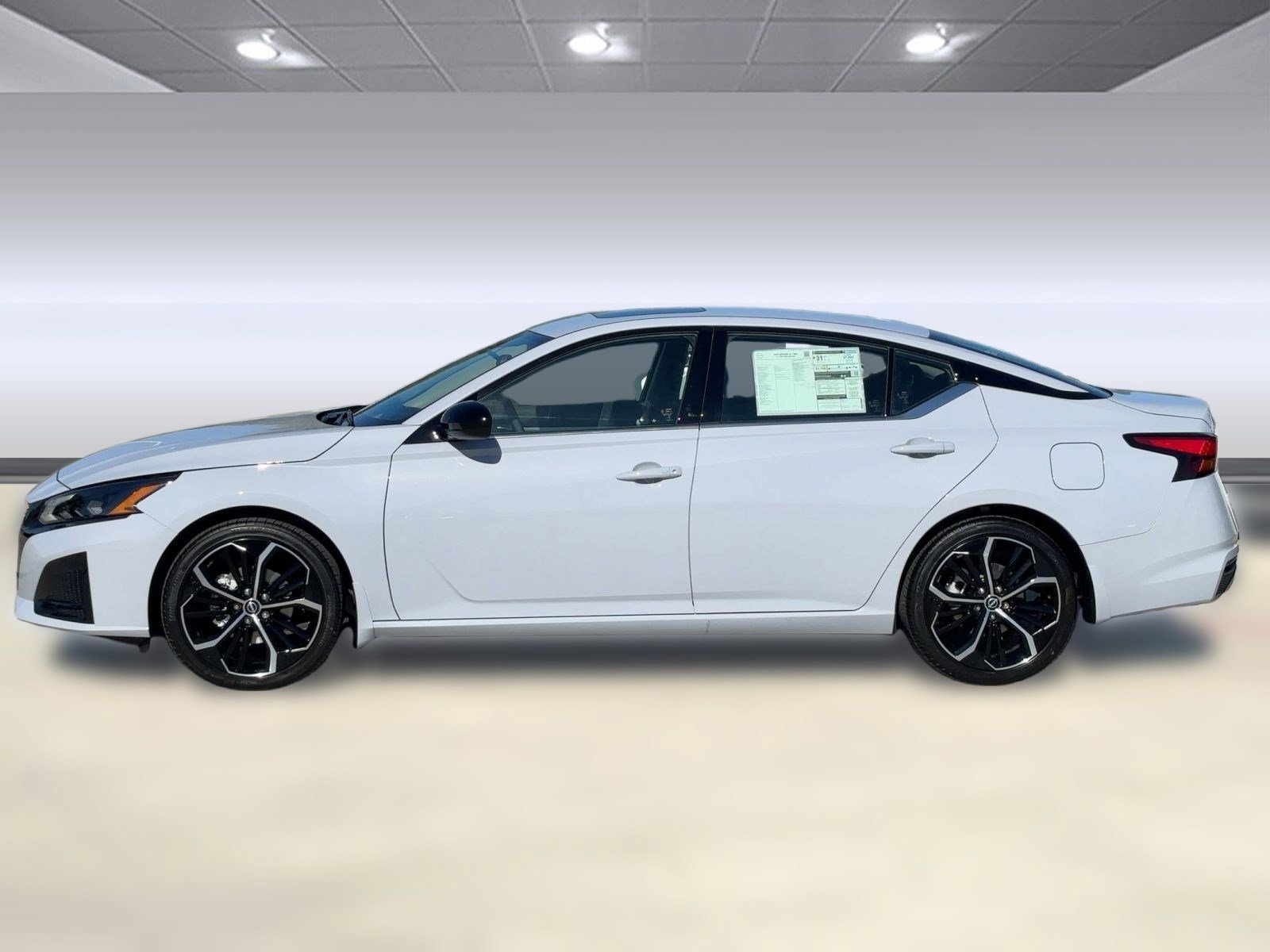 2025 Nissan Altima SR photo 2