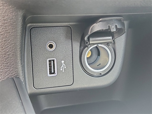 2025 Nissan Versa 1.6 S photo 12