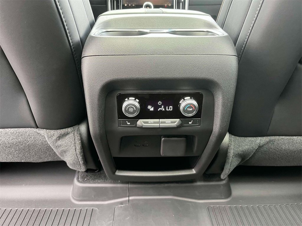 2026 Gmc Acadia AT4 photo 11