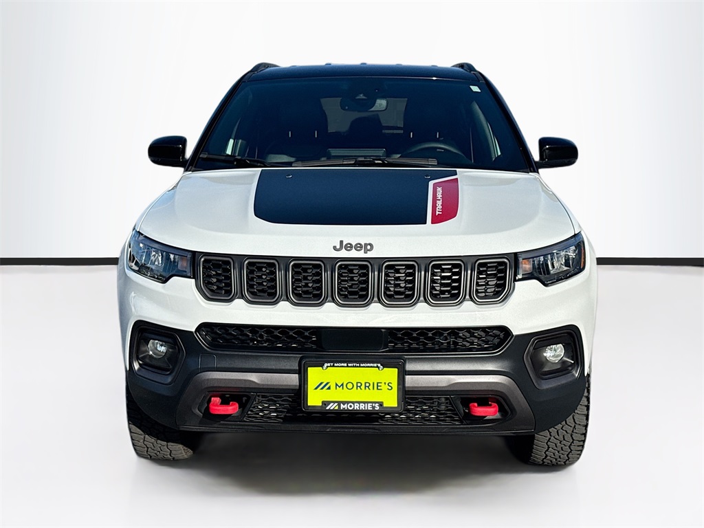 2024 Jeep Compass Trailhawk photo 2