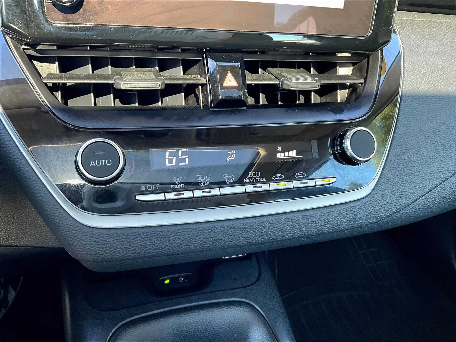 2024 Toyota Corolla LE photo 25