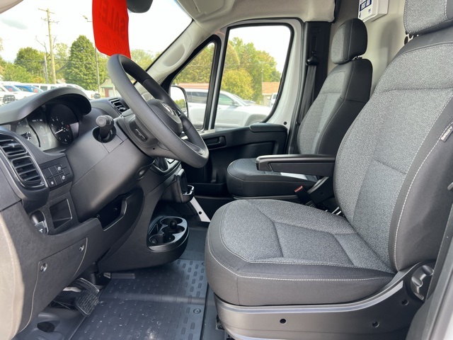 2025 Ram ProMaster 2500 photo 3
