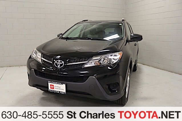 2015 Toyota RAV4 LE photo 3