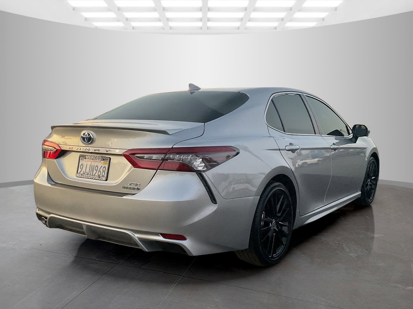 2024 Toyota Camry Hybrid XSE photo 3