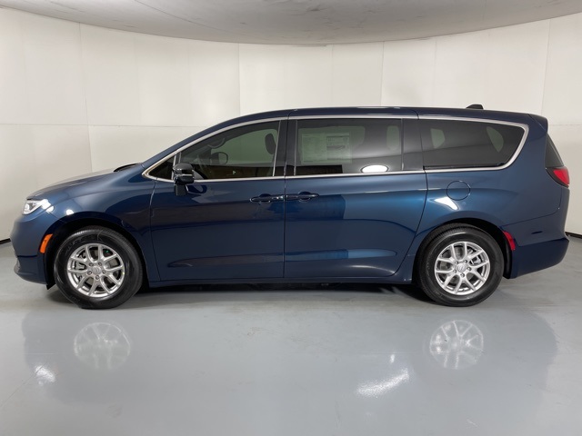 2025 Chrysler Pacifica photo 5