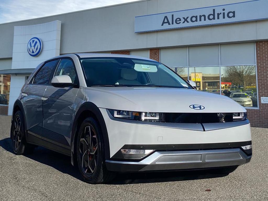 2023 Hyundai IONIQ 5 SEL's photo