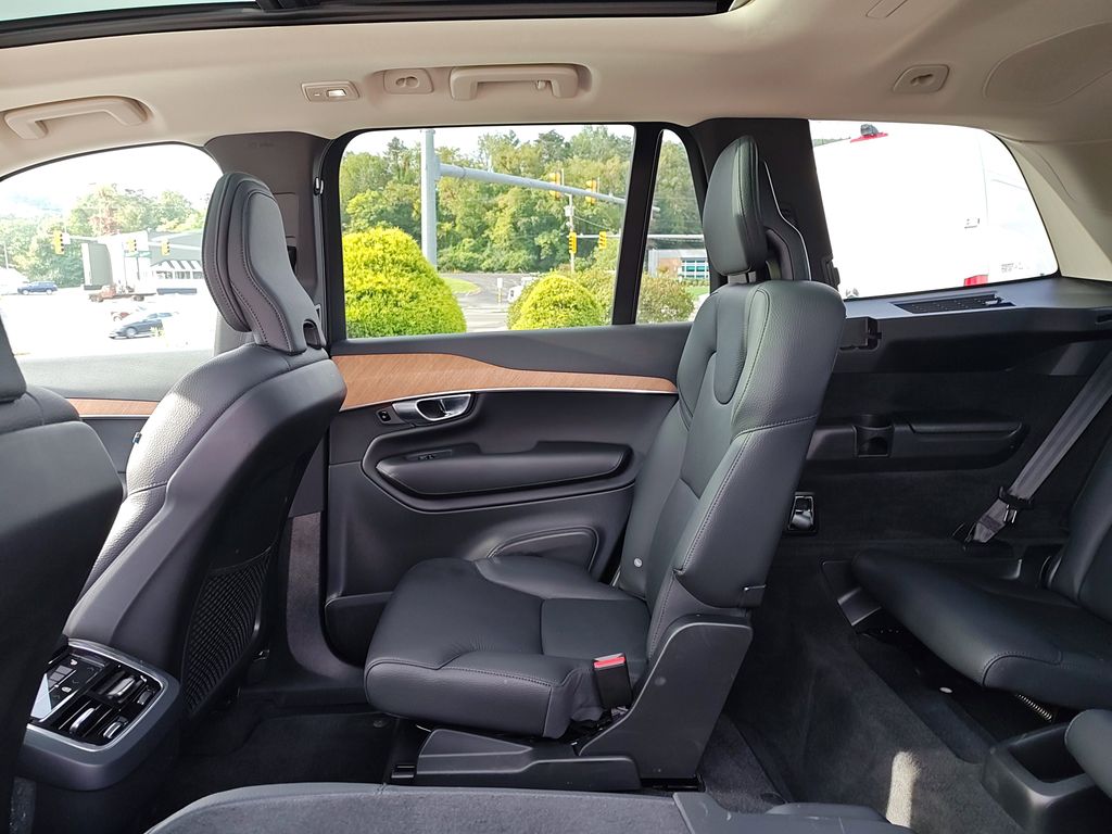 2024 Volvo XC90 Plus photo 29