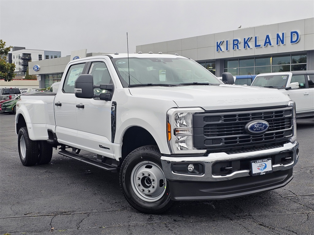 2026 Ford F-350 Super Duty XL's photo