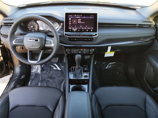 2026 Jeep Compass Latitude photo 17