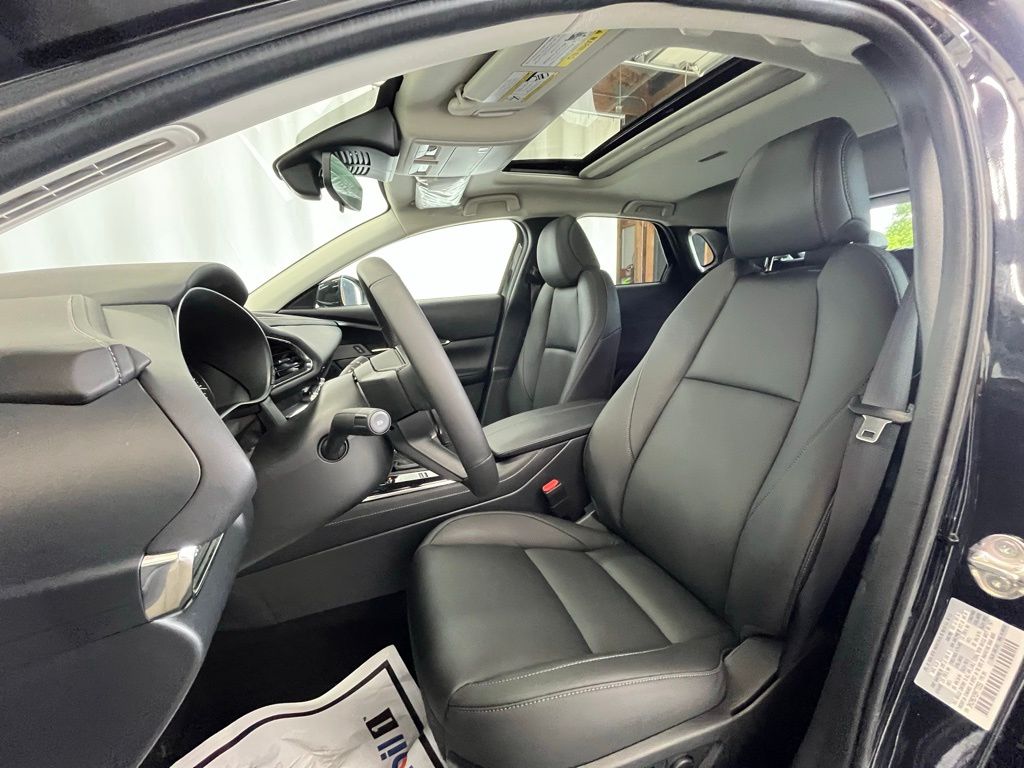 2025 Mazda CX-30 2.5 S Preferred photo 10