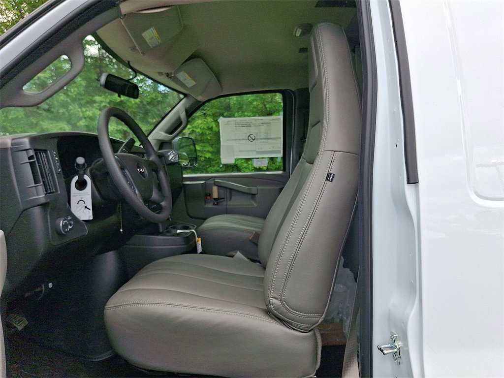 2025 Gmc Savana Cargo 2500 photo 4