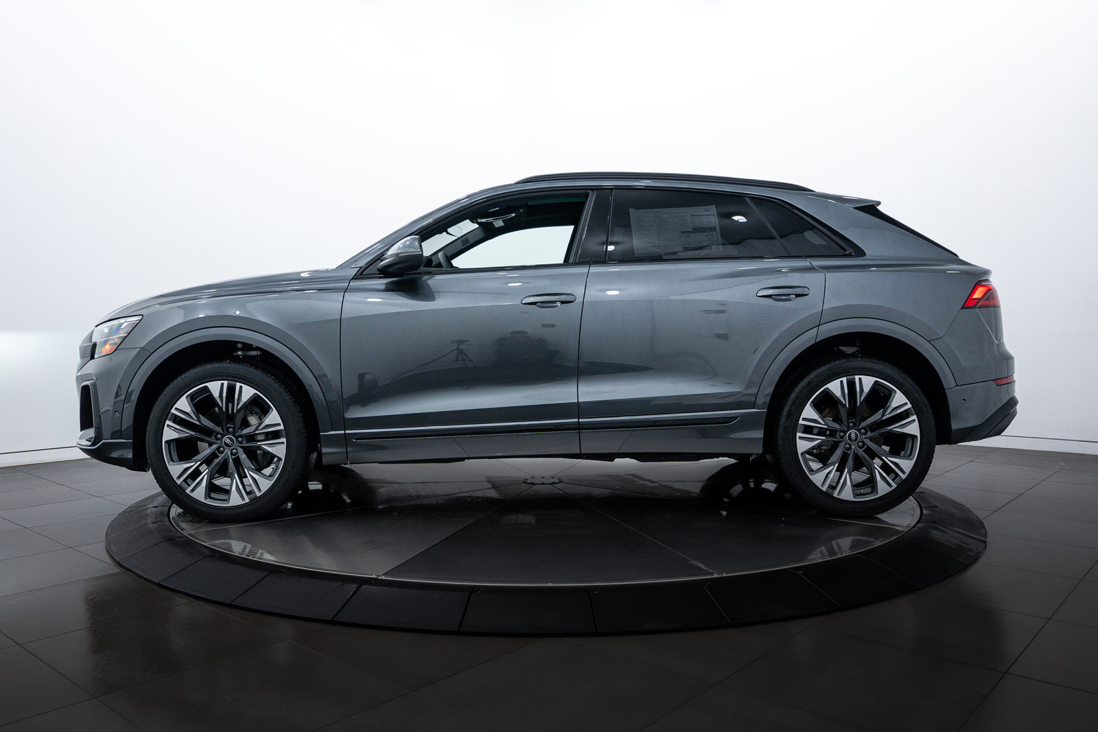 2025 Audi Q8 Premium Plus photo 6