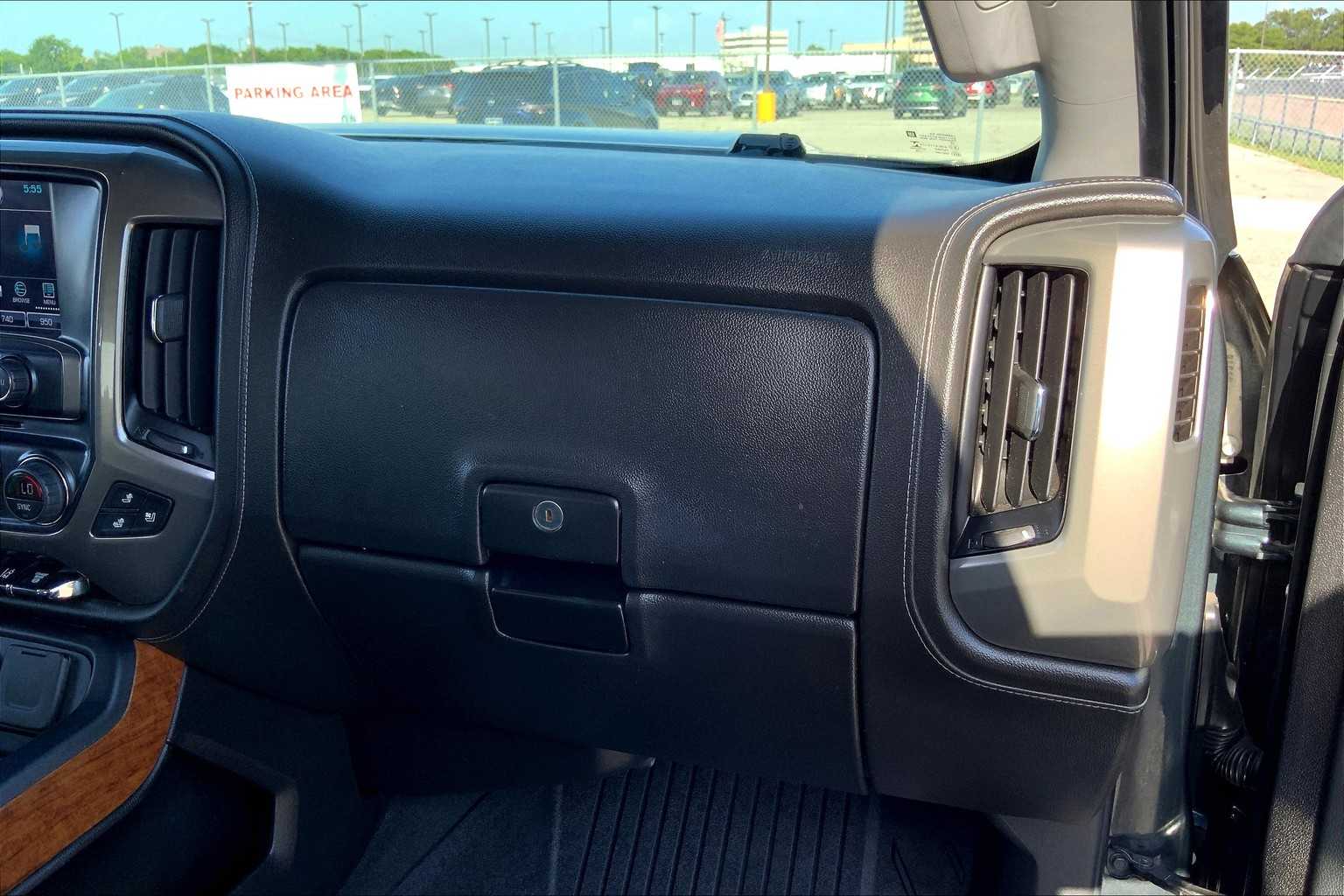 2019 Chevrolet Silverado 2500HD High Country photo 16