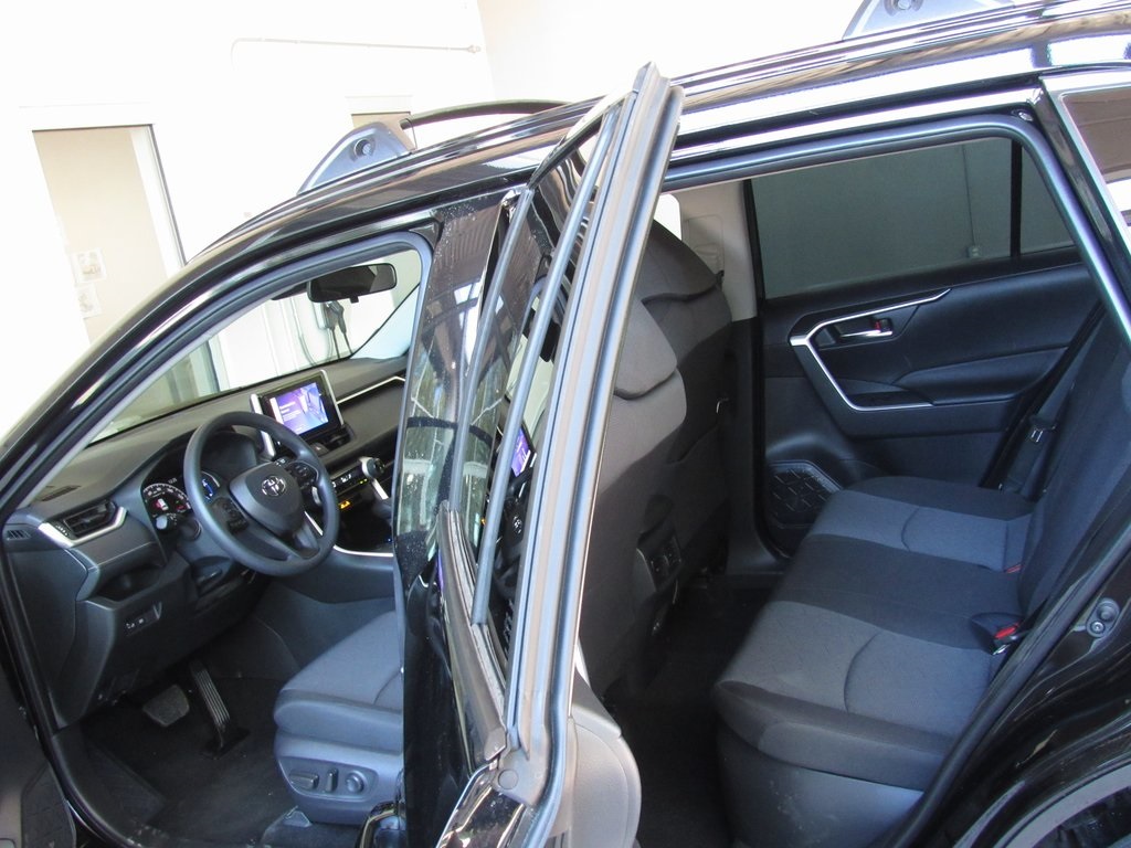 2025 Toyota RAV4 Hybrid XLE photo 14