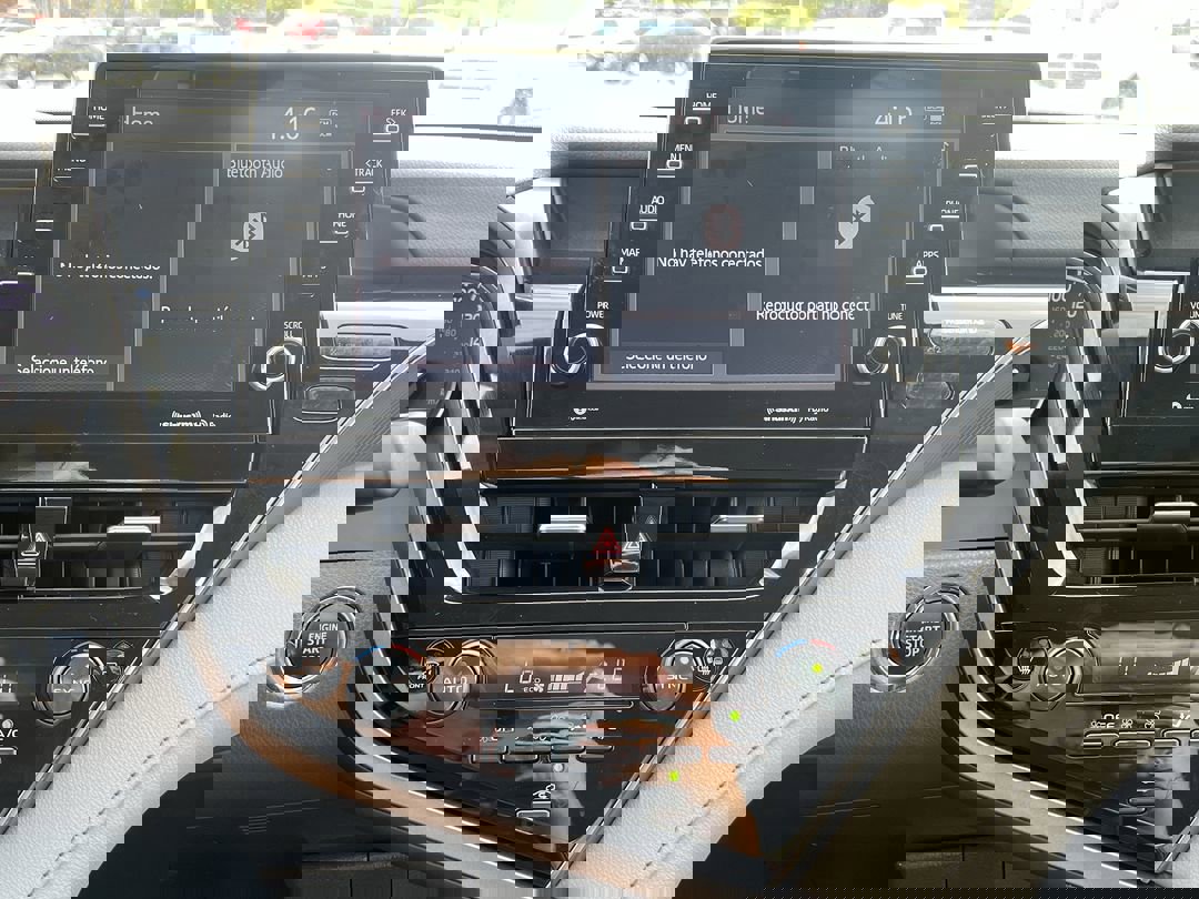 2023 Toyota Camry SE photo 17