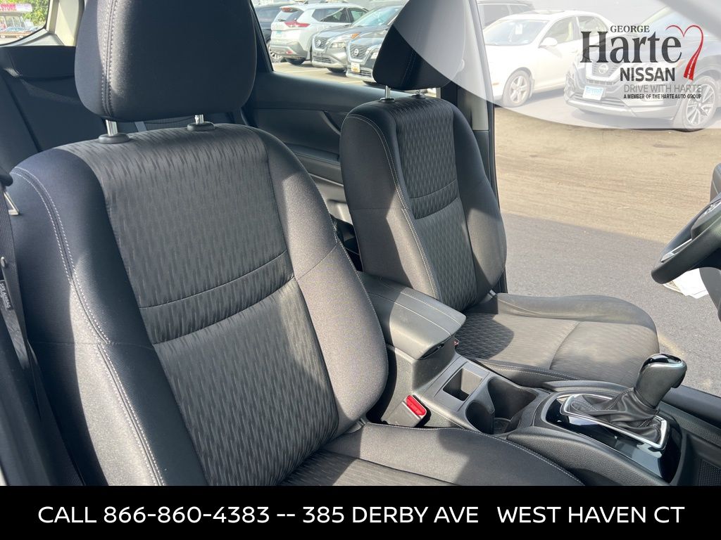 2017 Nissan Rogue S photo 24