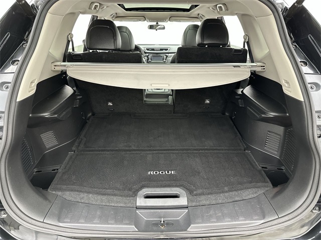 2016 Nissan Rogue SL photo 13