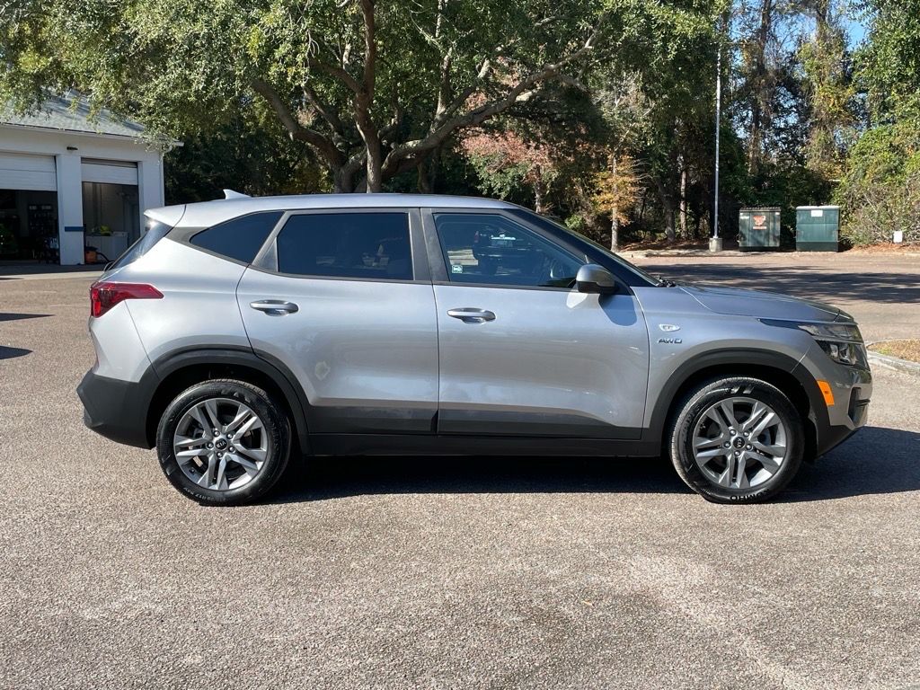 Used 2021 Kia Seltos LX with VIN KNDEPCAA8M7151465 for sale in Mount Pleasant, SC