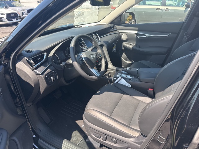 2025 Infiniti QX50 Luxe AWD photo 7