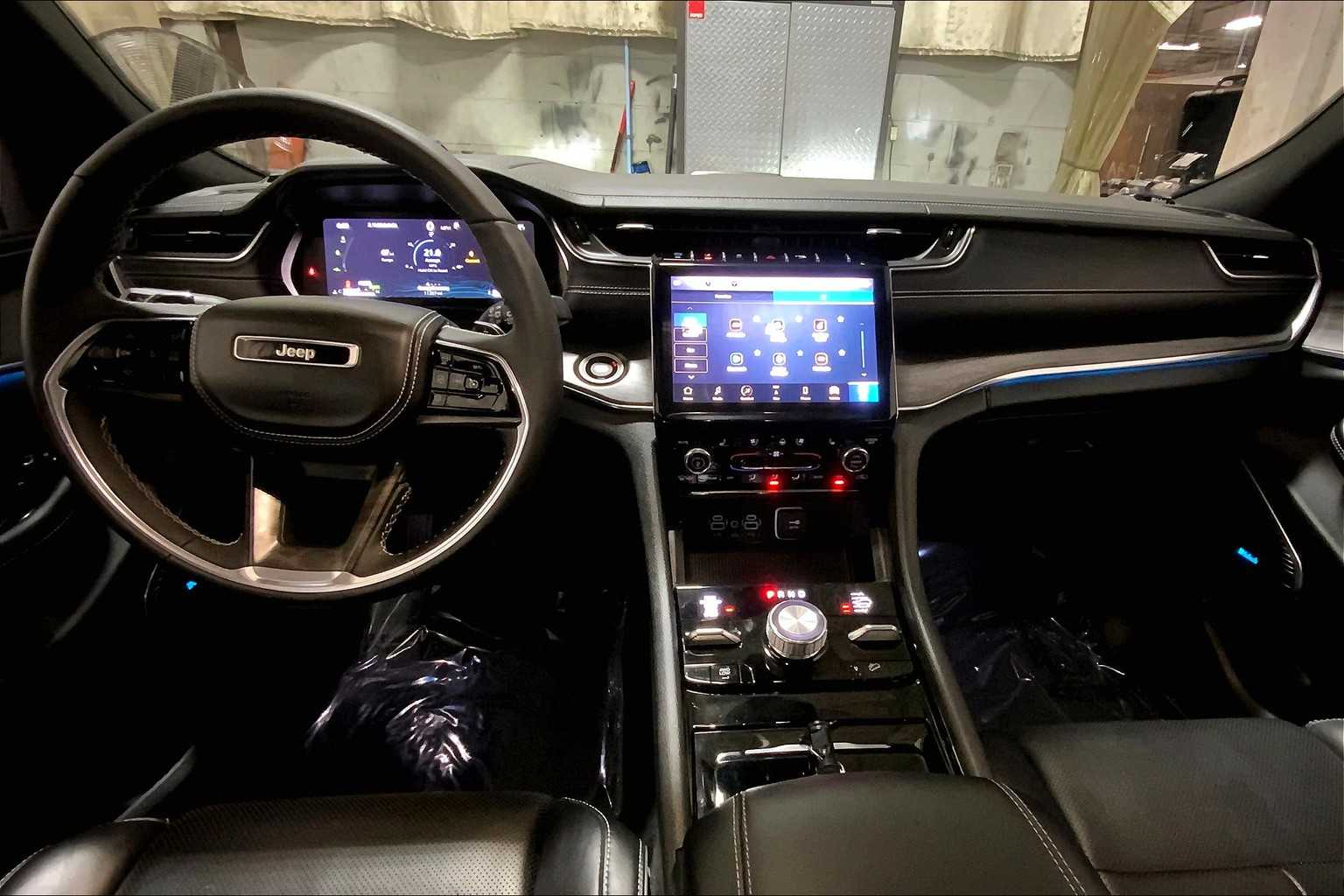 2023 Jeep Cherokee 4xe Overland photo 15