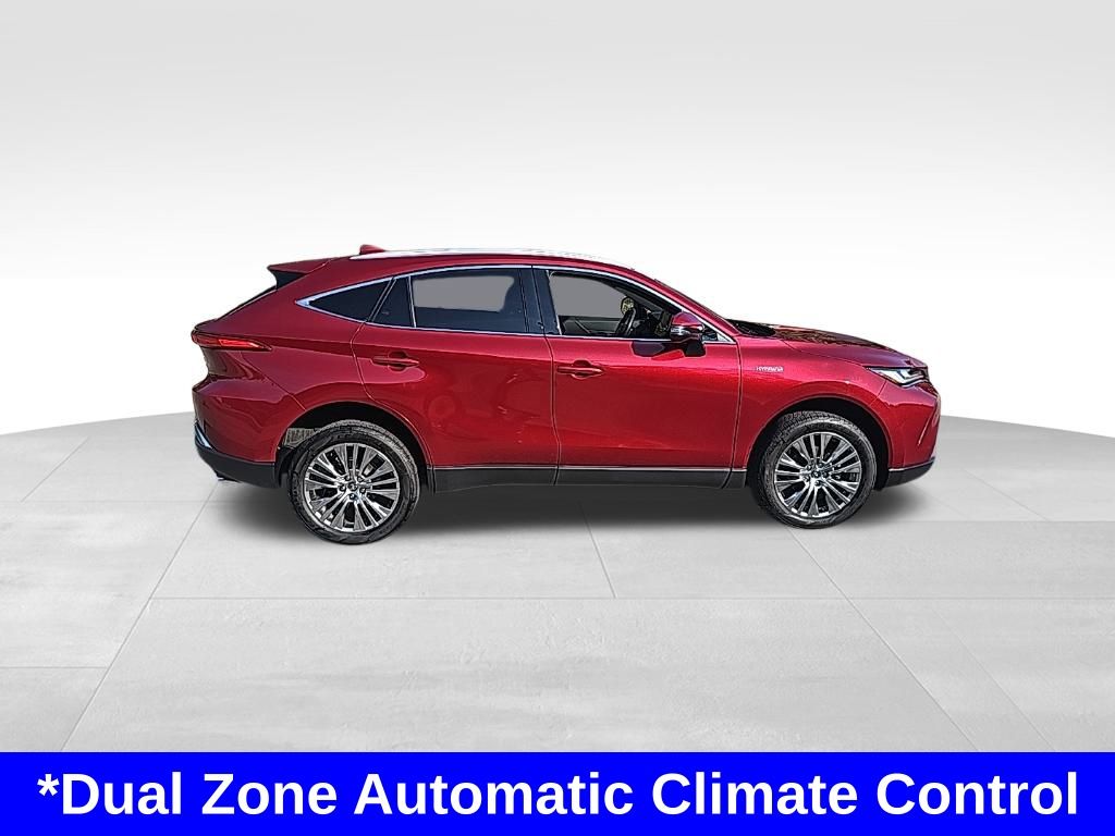 2021 Toyota Venza XLE photo 3