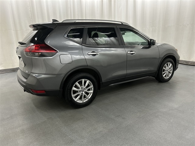 2017 Nissan Rogue SV photo 4