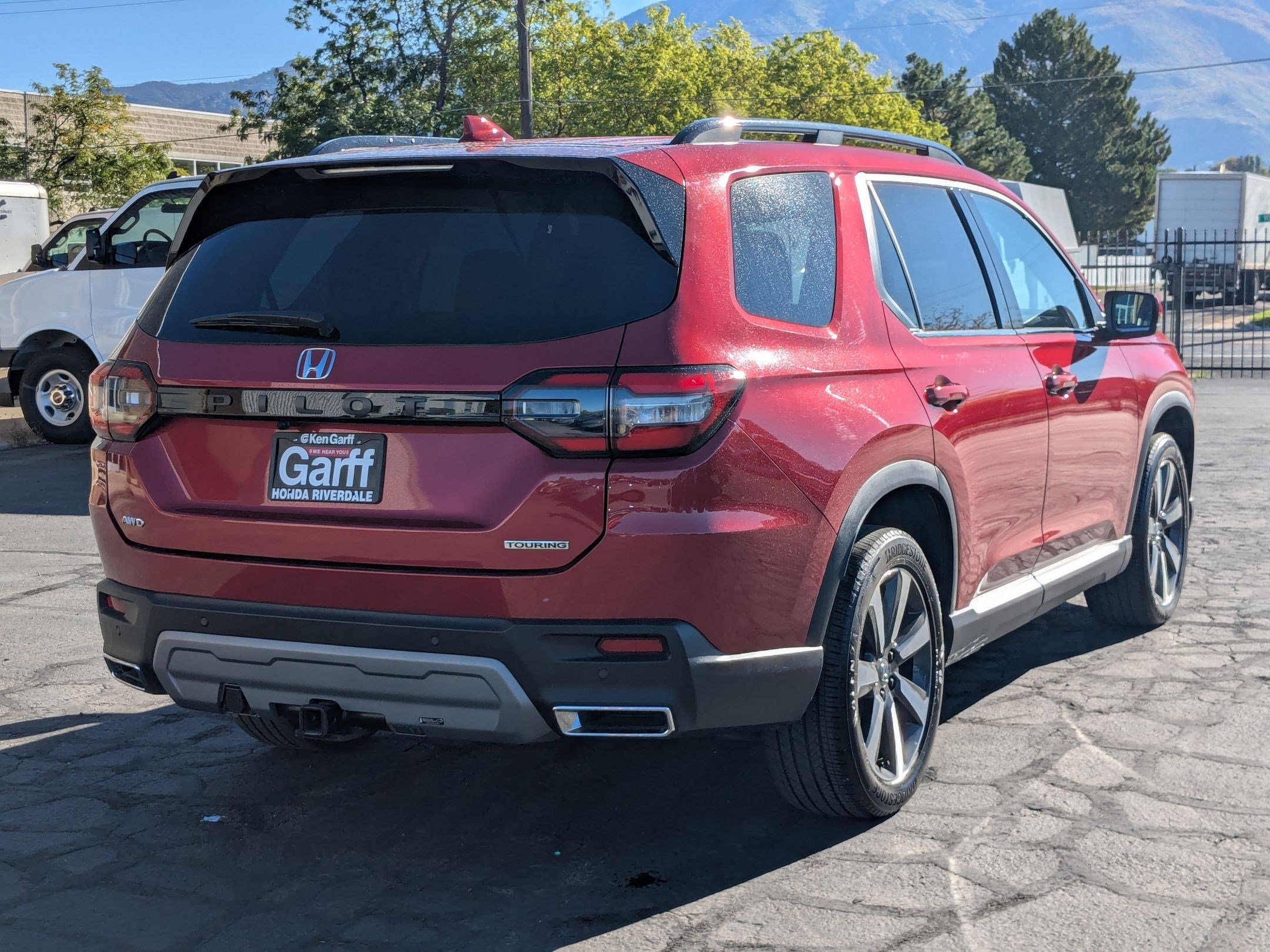 2023 Honda Pilot Touring photo 2