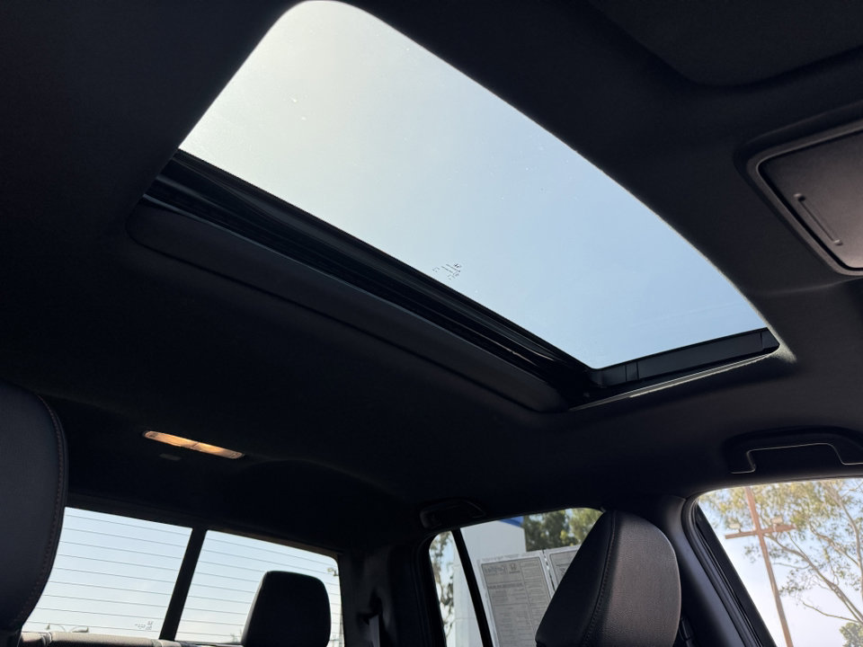 2022 Honda Ridgeline Black Edition photo 2