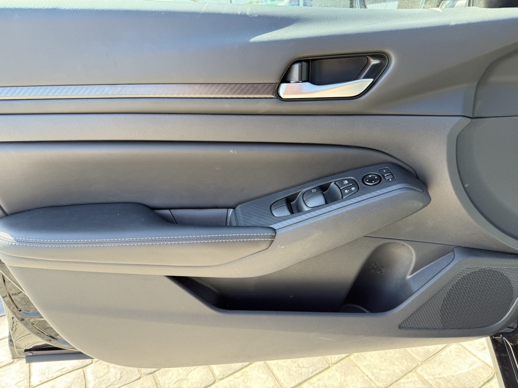 2025 Nissan Altima 2.5 SV photo 18