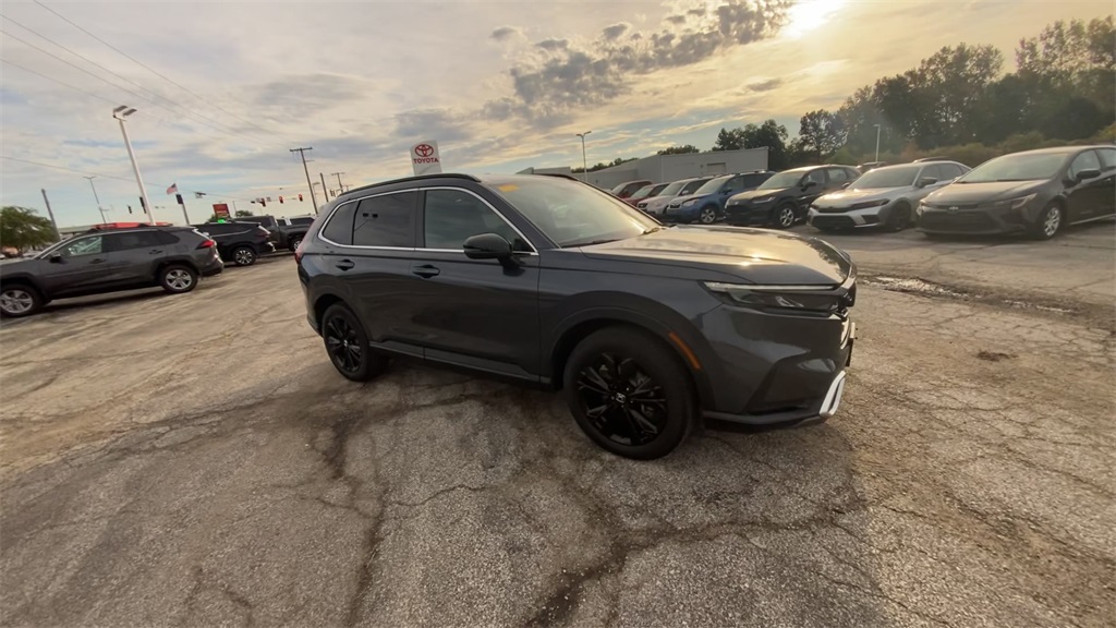 2023 Honda CR-V Hybrid Sport Touring photo 2