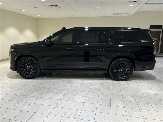 2021 Cadillac Escalade Sport Platinum ESV photo 2