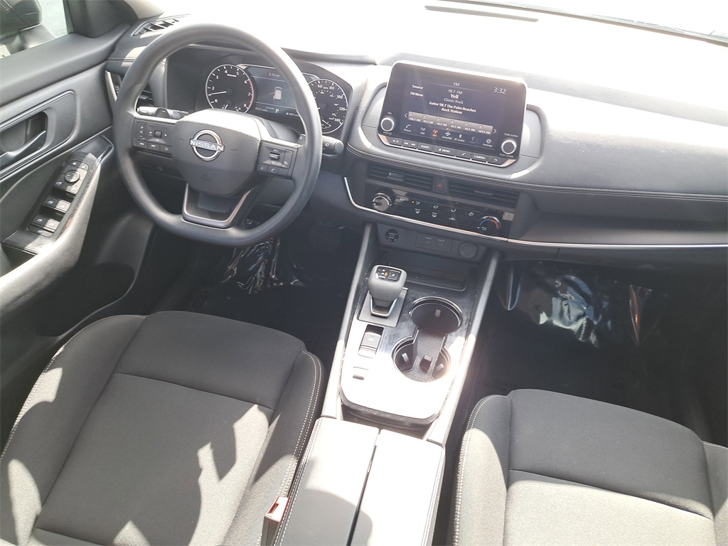 2025 Nissan Rogue S photo 13