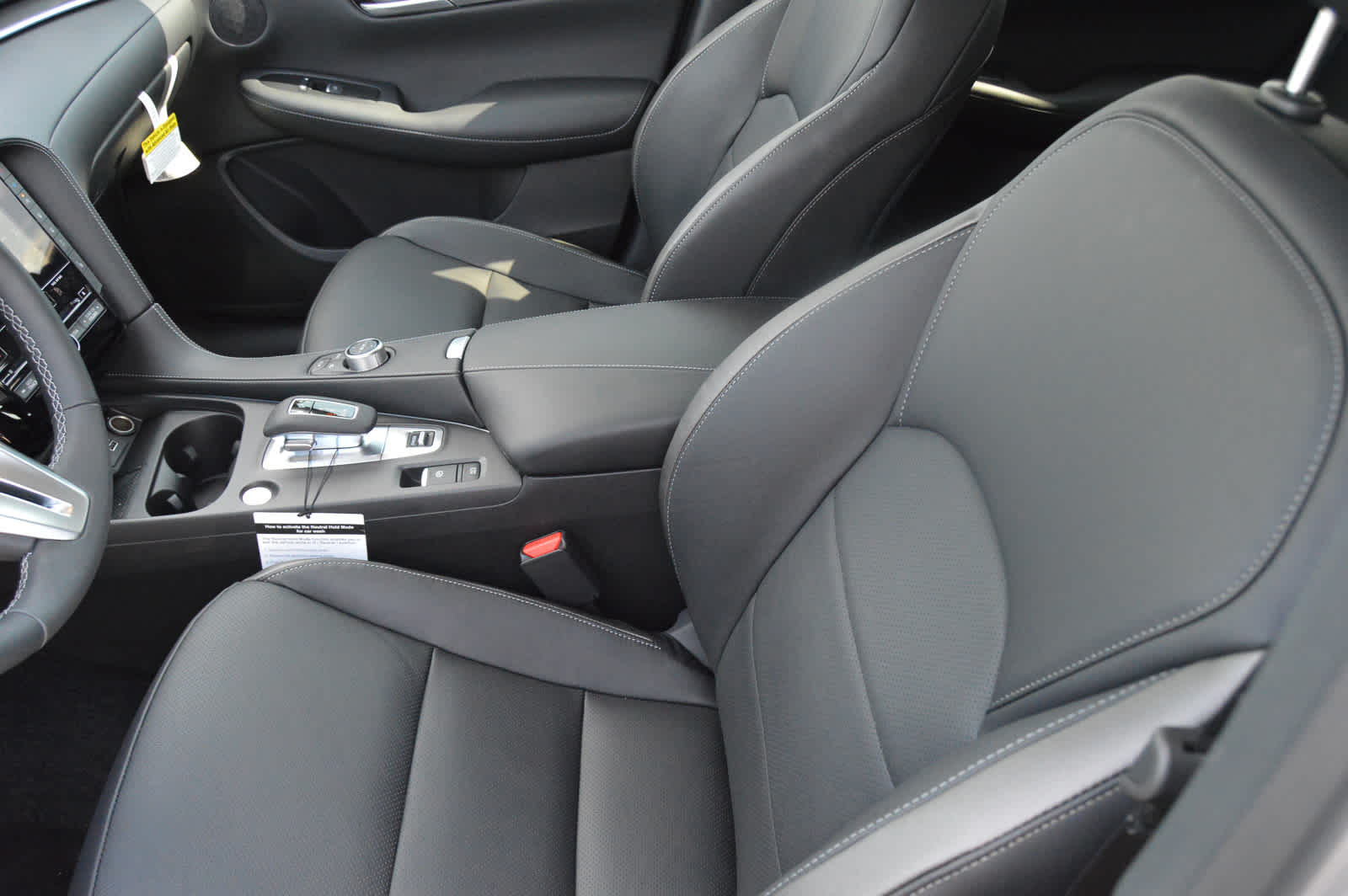 2025 Infiniti QX50 Luxe AWD photo 8