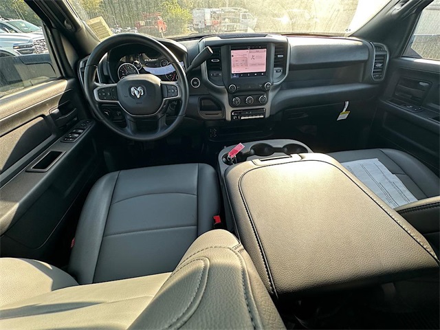 2024 Ram 5500 Tradesman photo 2