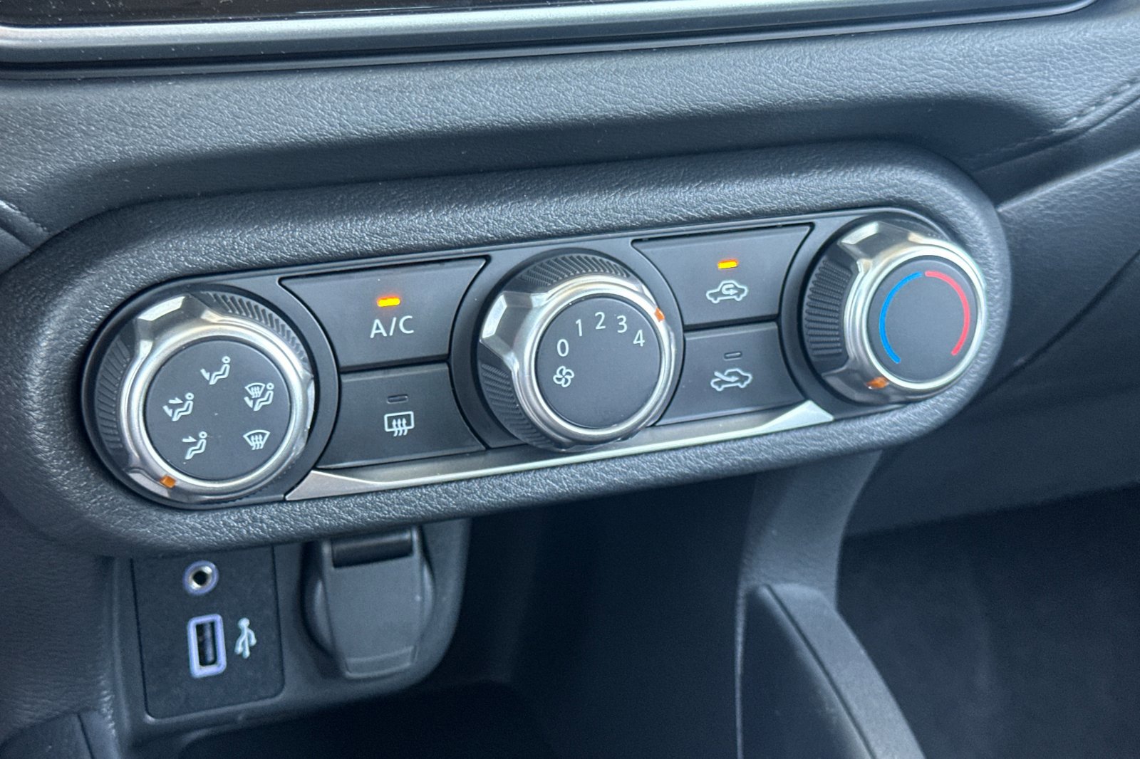 2025 Nissan Versa S photo 16