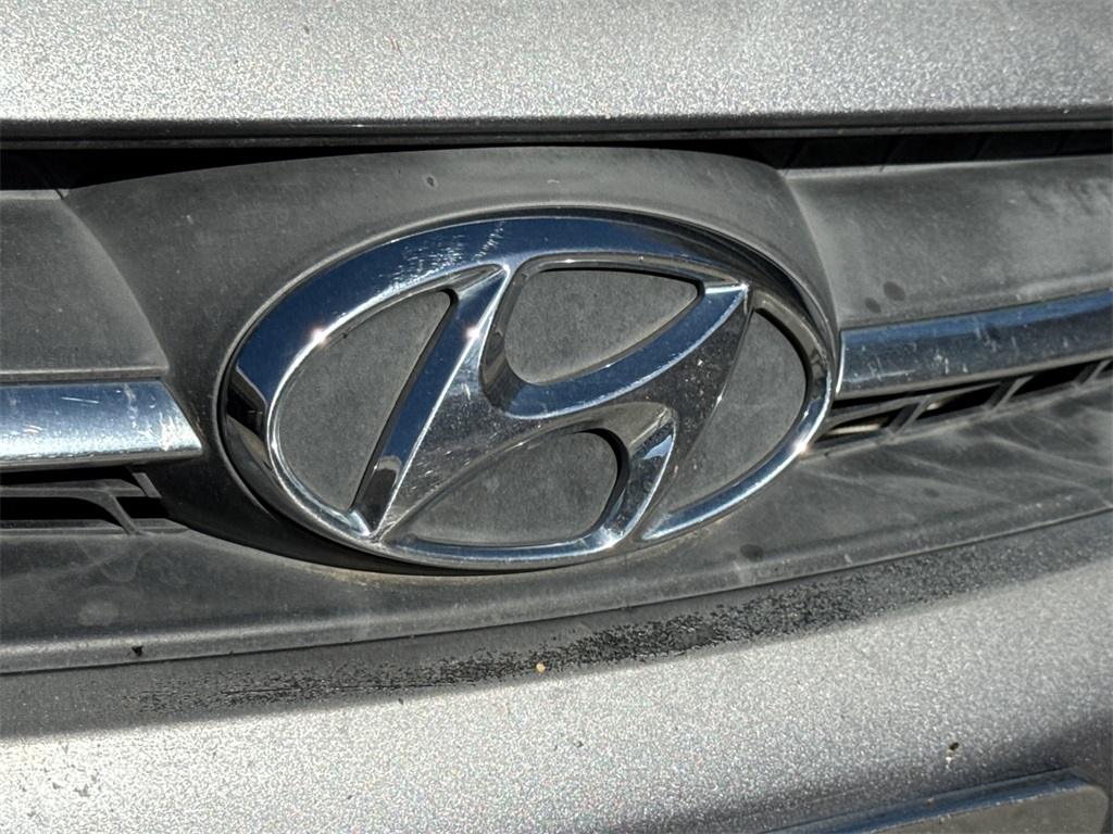 2016 Hyundai Accent SE photo 2