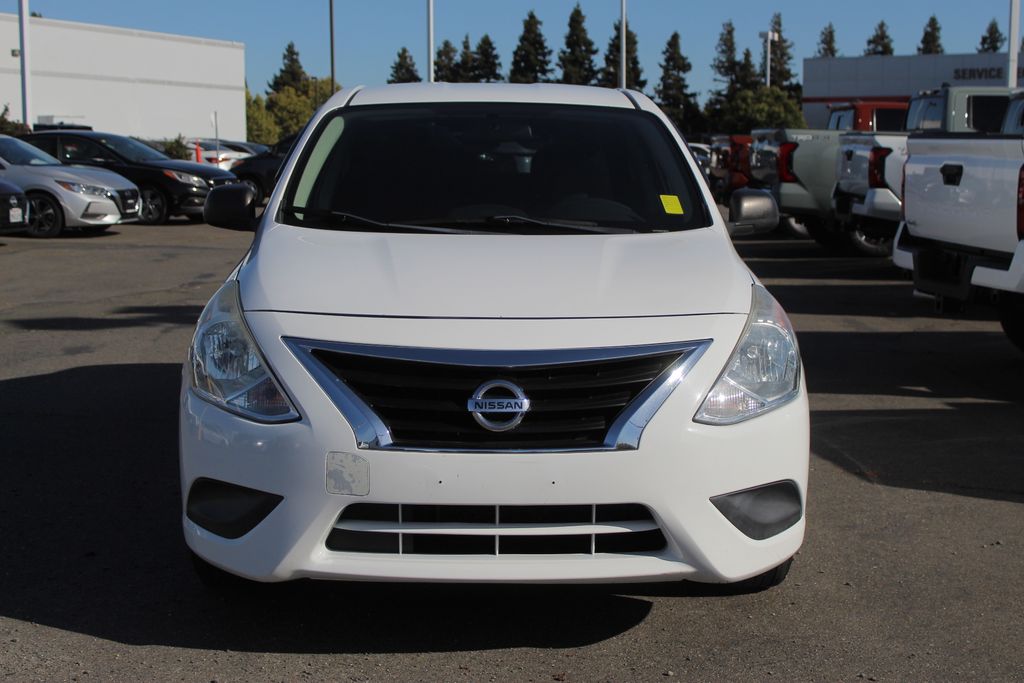 2015 Nissan Versa 1.6 S photo 3