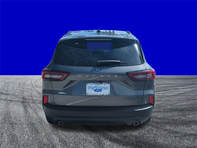 2026 Ford Escape ST-Line photo 4