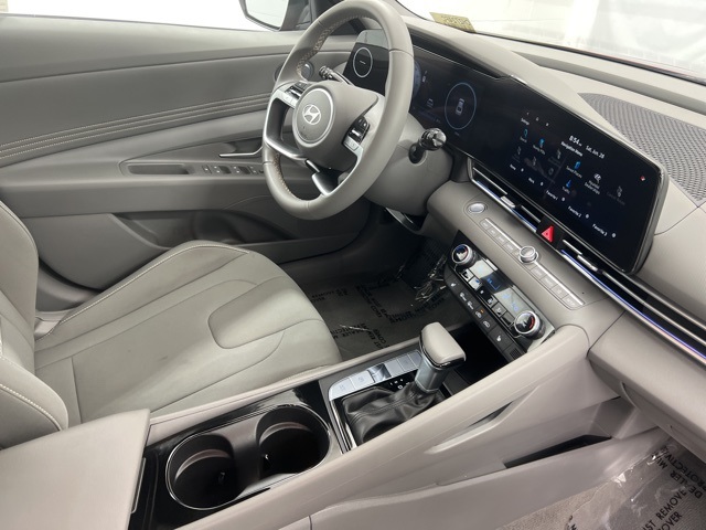2024 Hyundai Elantra SEL Convenience photo 24