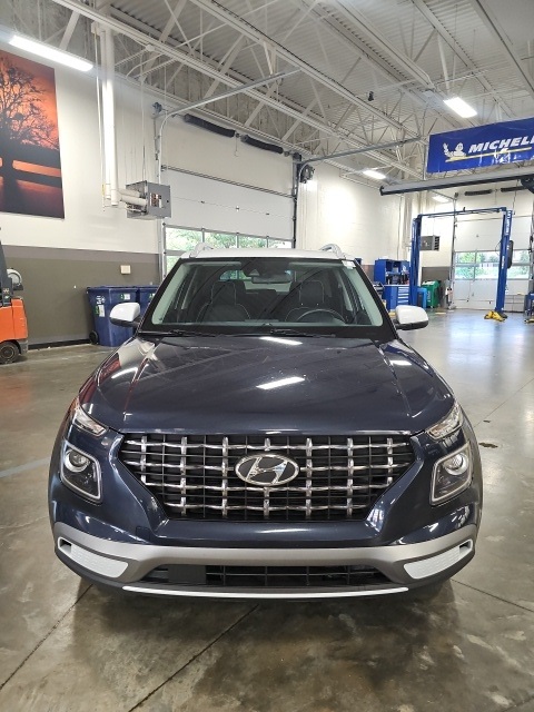 2021 Hyundai Venue SEL Denim photo 3
