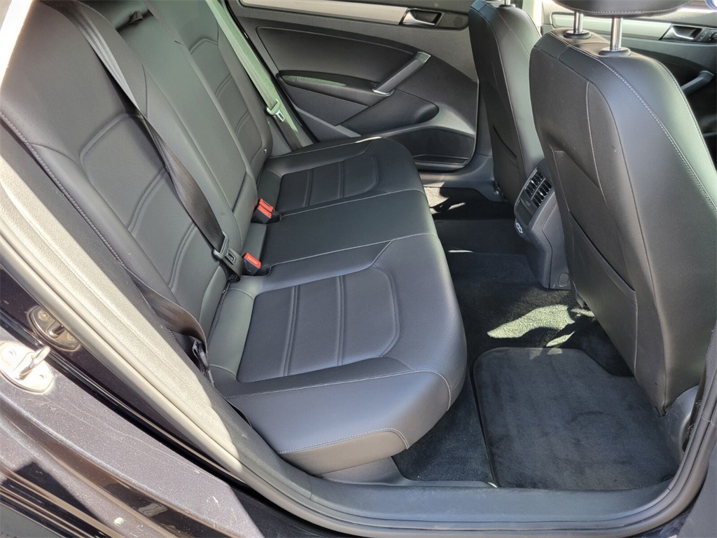2020 Volkswagen Passat 2.0T SE photo 11