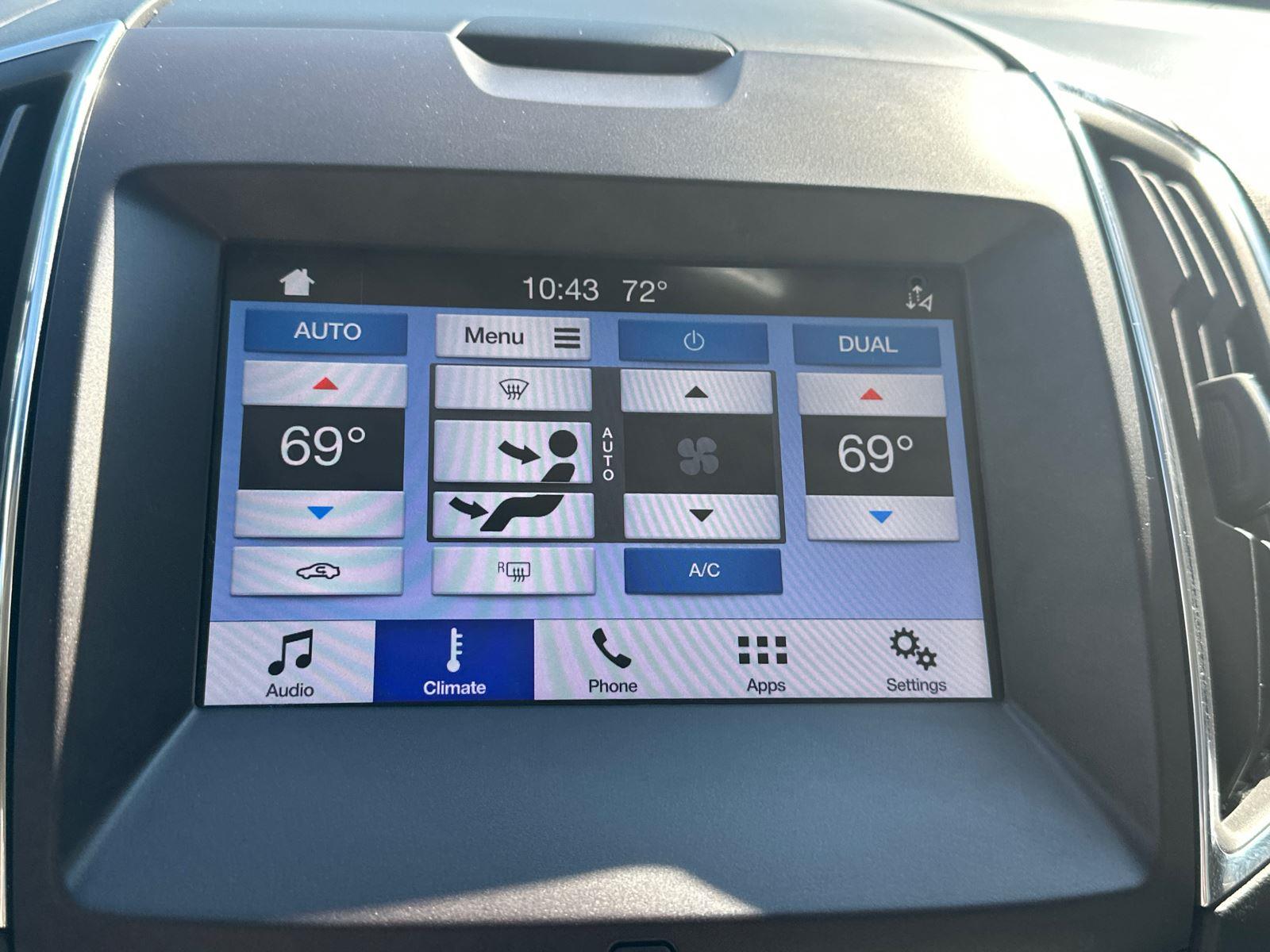 2019 Ford Edge Titanium photo 17
