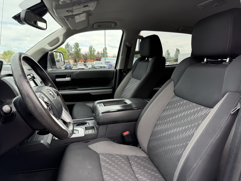 2018 Toyota Tundra SR5 photo 9