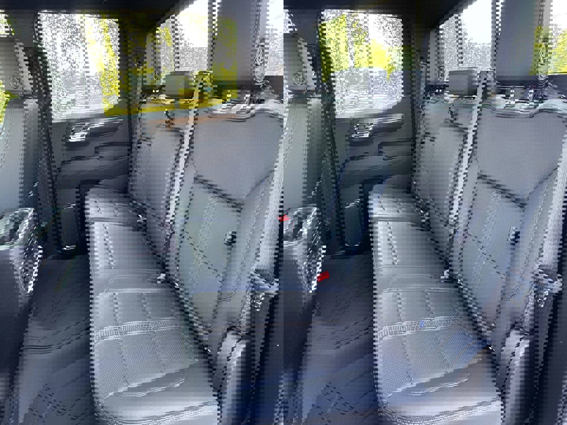 2024 Chevrolet Silverado 1500 High Country photo 23