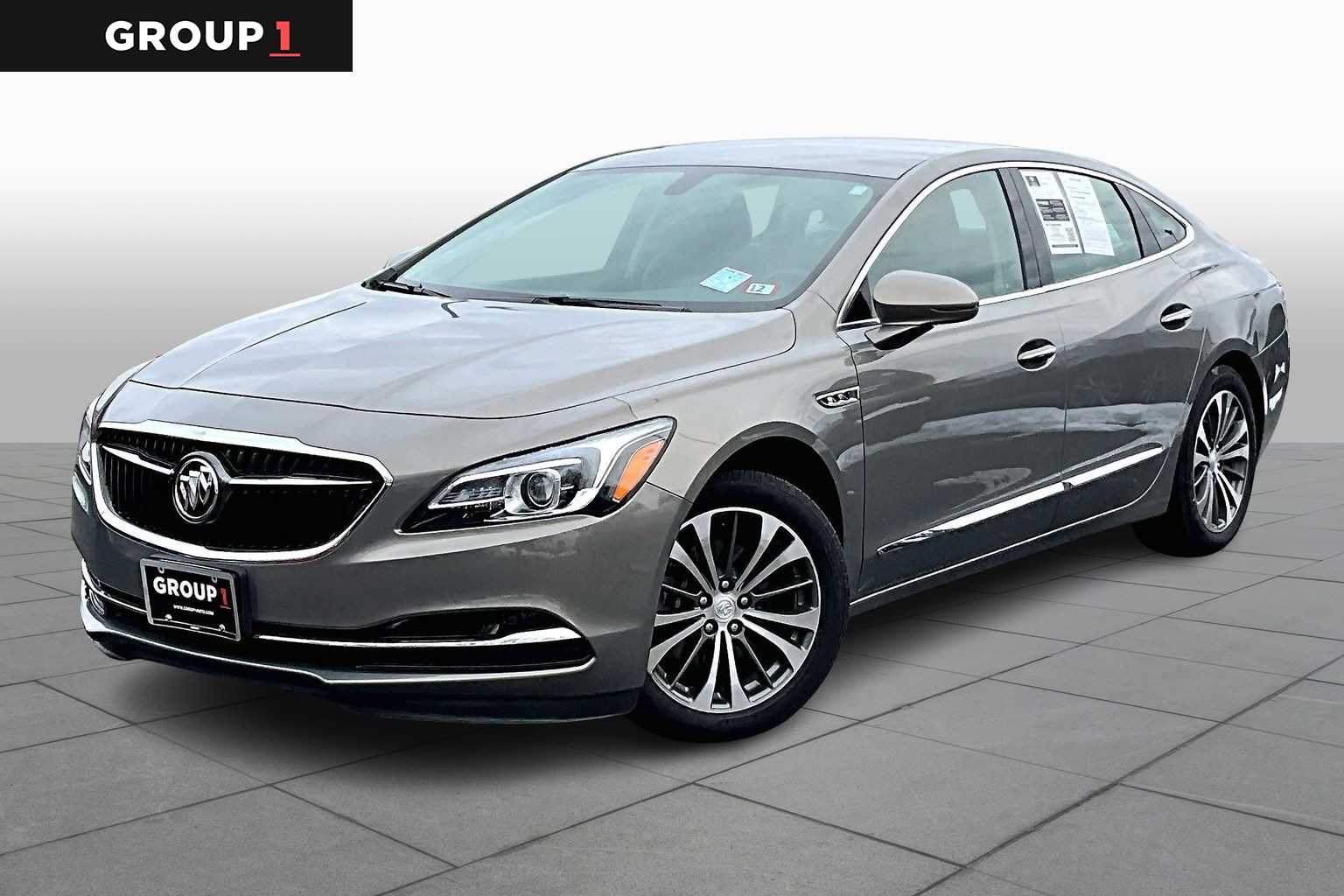 2017 Buick LaCrosse Essence's photo