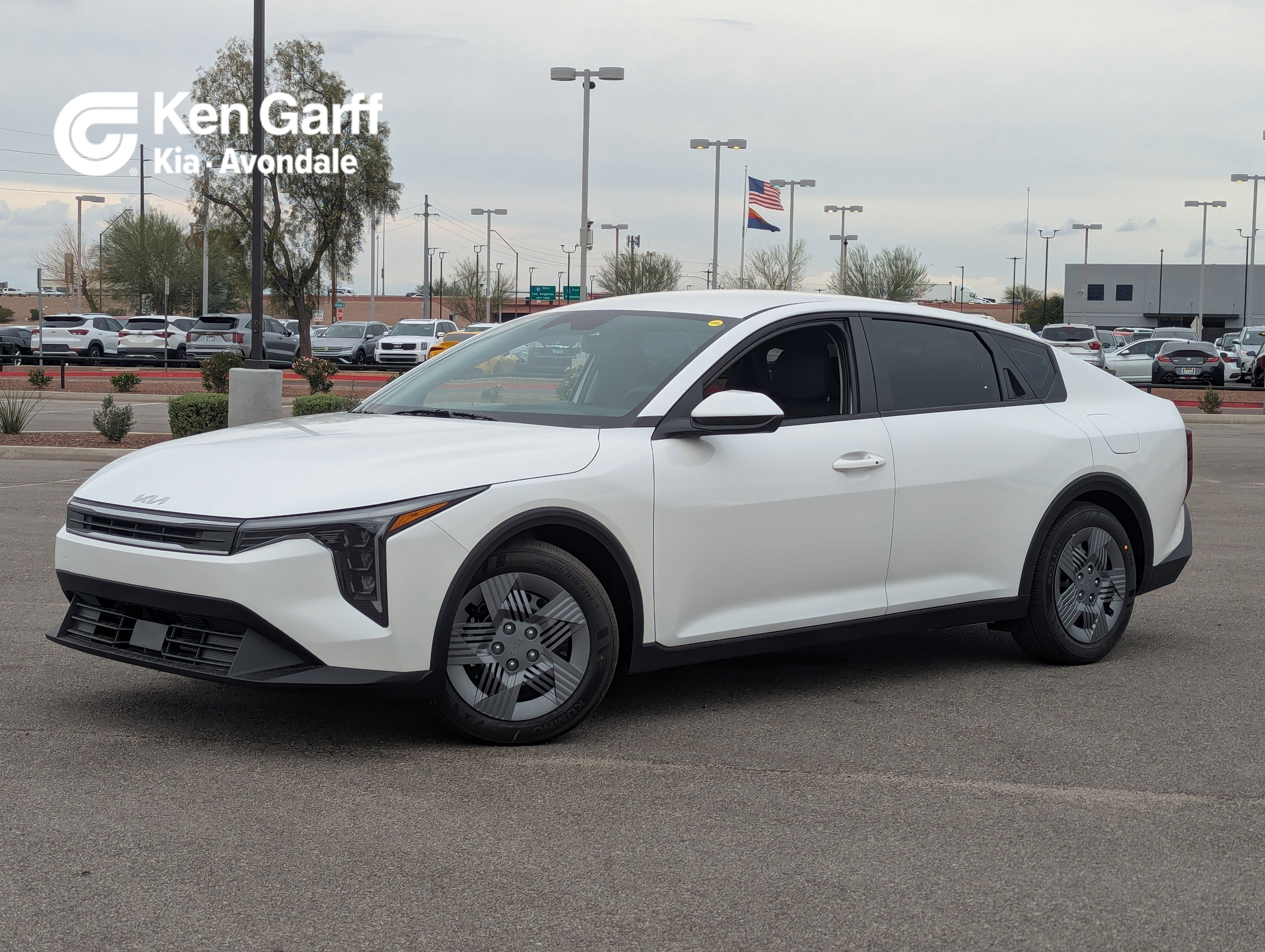 2025 Kia K4 LX's photo